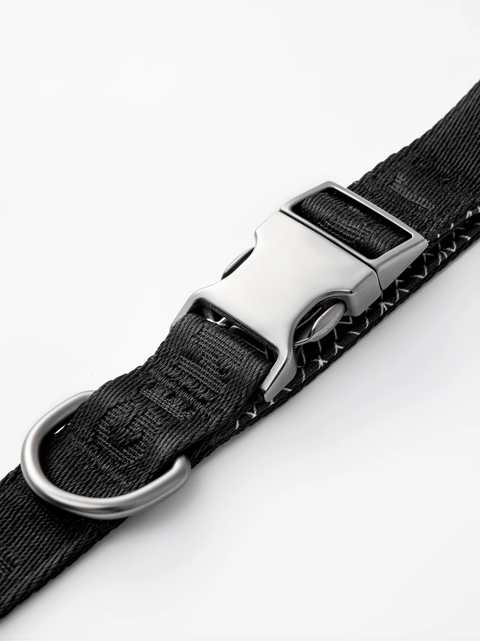 MIDNIGHT WALKER | SHORT LEASH